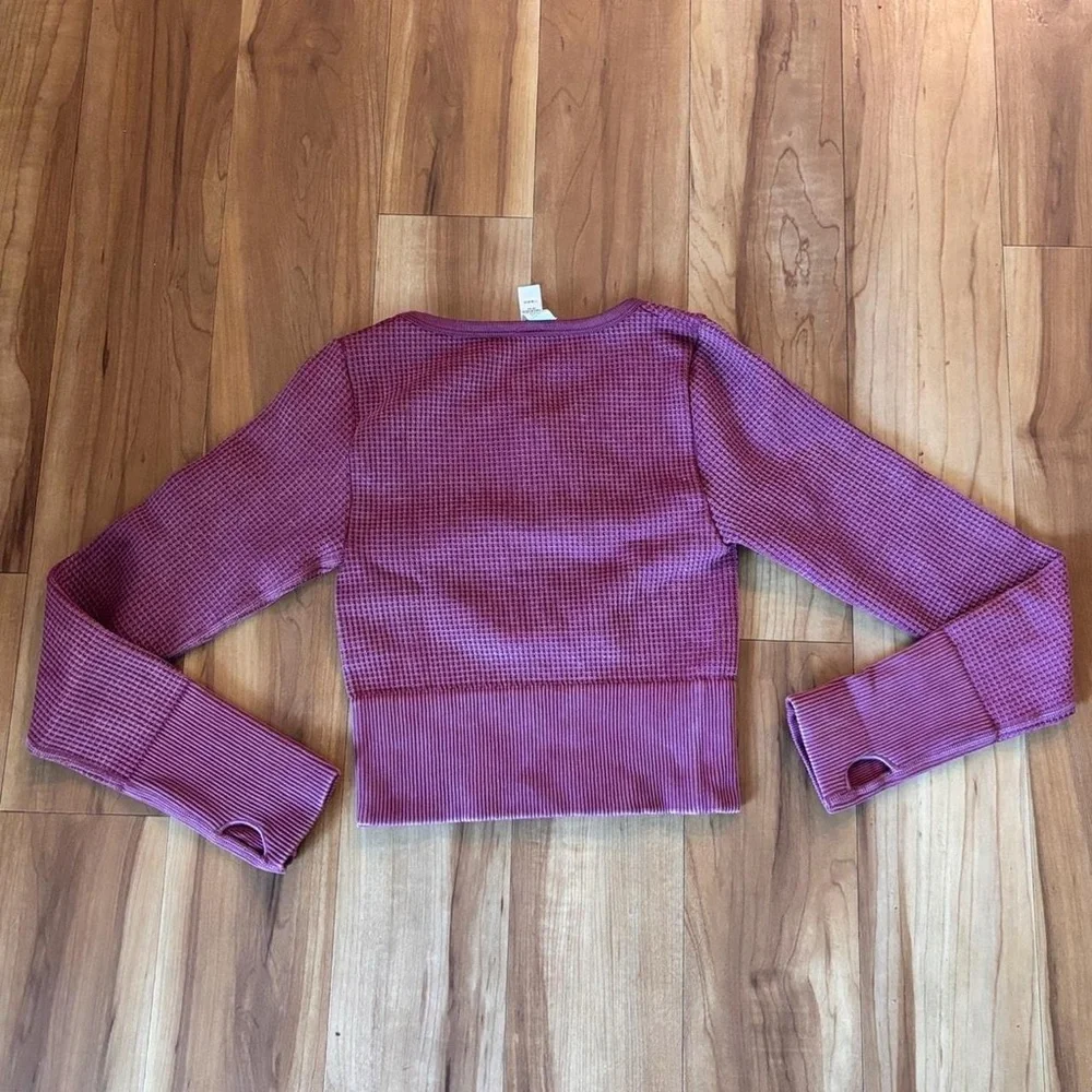 Offline by Aerie long sleeve, button up crop top | XS